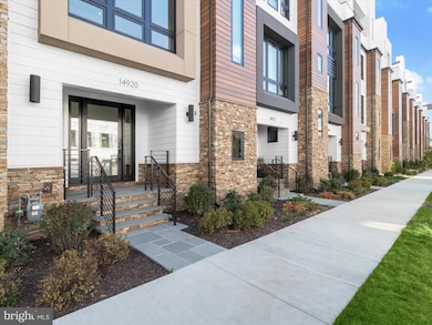 14920 Dispatch St, Rockville, MD 20850 - photo 2