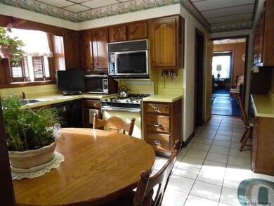 344 Mountain St, Albany, NY 12209 - photo 7