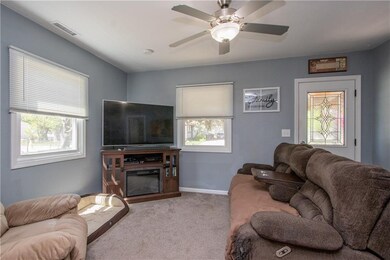 2025 E 25th St, Des Moines, IA 50317 - photo 3