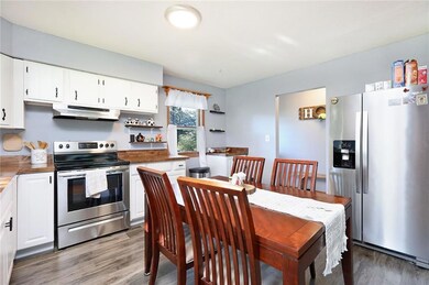 626 S 44th Ave W, Newton, IA 50208 - photo 2