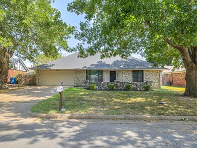 2305 S Juniper Ave, Broken Arrow, OK 74012 - photo 3