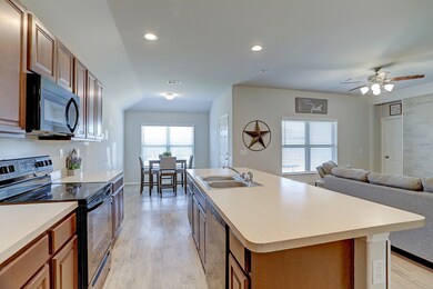 628 E Fairway Lake Dr, Alvin, TX 77511 - photo 7