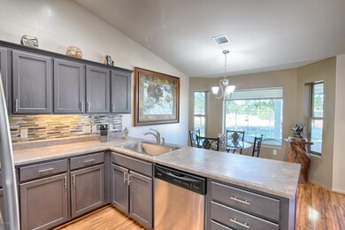 900 S Hunters Run, Show Low, AZ 85901 - photo 5