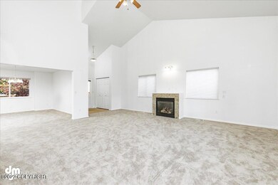 03-Living Room 20220930-DW-4592