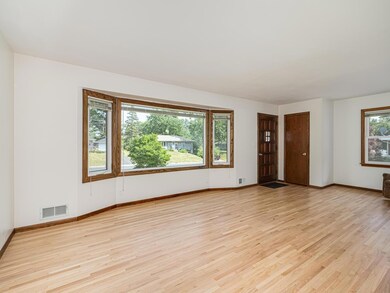 8716 Colfax Ave S, Bloomington, MN 55420 - photo 5