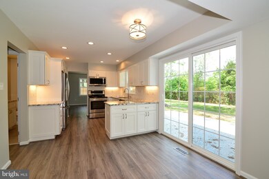 4203 Pinefield Ct, Fairfax, VA 22033 - photo 2