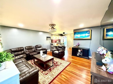 208 Julius St, Iselin, NJ 08830 - photo 3