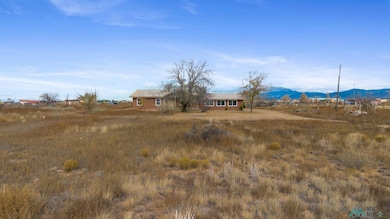 94 W Cochiti, Santa Fe, WA 98508 - photo 3