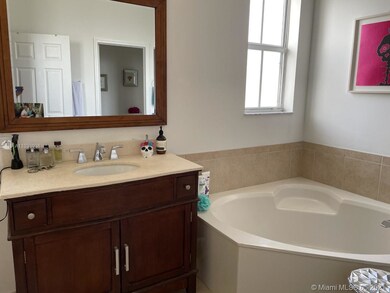 10719 NW 75th St, Doral, FL 33178 - photo 6