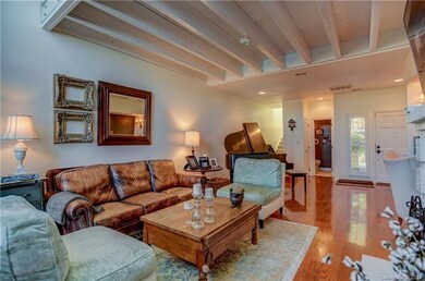 Visit, read and relax in comfort!