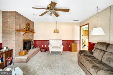 1018 Rosemont Dr, Knoxville, MD 21758 - photo 7