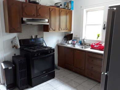 34 Pelham St unit 34, Newton Center, MA 02459 - photo 3