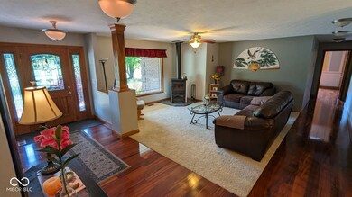 13020 E Otter Creek Ln, Columbus, IN 47203 - photo 4