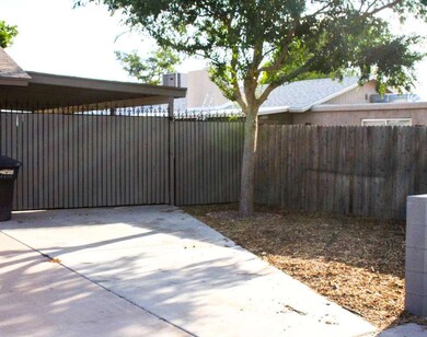 Driveway w/Covered Parking