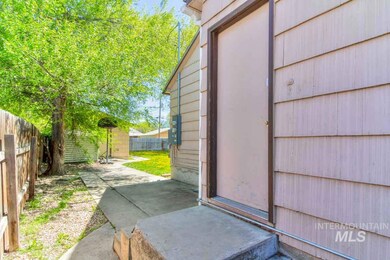 312 S Holly St, Nampa, ID 83686 - photo 4