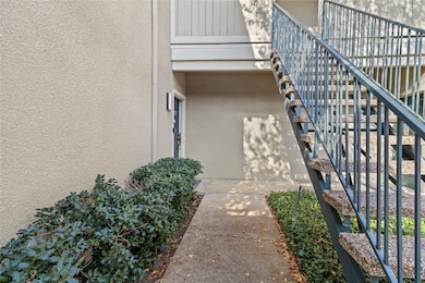8601 Park Ln unit 612, Dallas, TX 75231 - photo 2