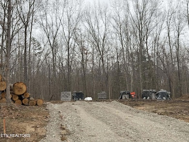 271 Georgee Rd, Jamestown, TN 38556 - photo 4