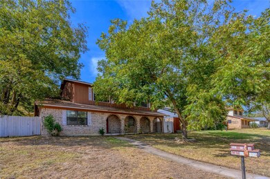 907 S Hyde Park Ave, Denison, TX 75020 - photo 2