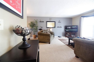 44 Clive Dr NW, Cedar Rapids, IA 52405 - photo 4