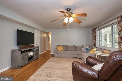 6691 Maxwell Ave, Warrenton, VA 20187 - photo 4