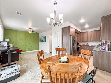 Kitchen/ Dining area