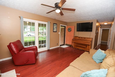 6516 Daverman Ct, Louisville, KY 40228 - photo 4