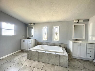 826 Kingham Rd, Davenport, FL 33837 - photo 5