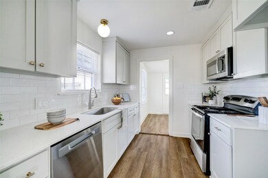 1917 Avenue N, Rosenberg, TX 77471 - photo 6