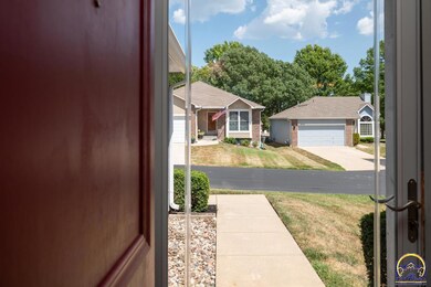 3556 SW Willow Brook Dr, Topeka, KS 66614 - photo 3