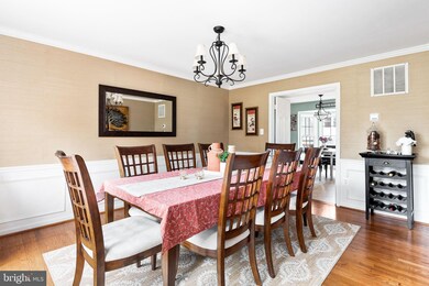 6856 Compton Heights Cir, Clifton, VA 20124 - photo 5