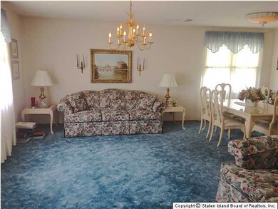 60 Roswell Ave, Staten Island, NY 10314 - photo 5