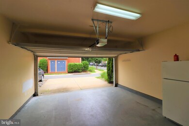 25381 Shipley Terrace, Chantilly, VA 20152 - photo 7