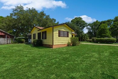 04_207MoriartyStNW_2005_FlexMLS800x600_8