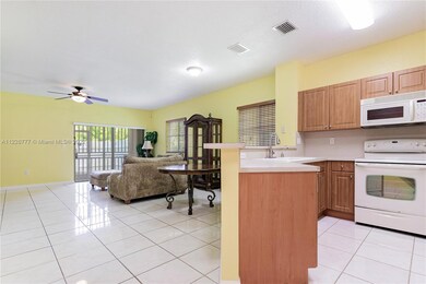6513 Catalina Ln, Tamarac, FL 33321 - photo 2