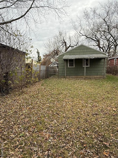 1210 Pinehurst Ave, Flint, MI 48507 - photo 5