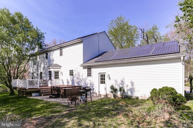 5704 Oakview Dr, Sykesville, MD 21784 - photo 2