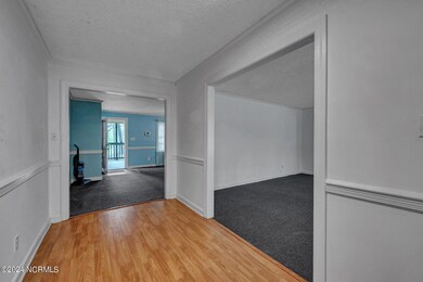 10-web-or-mls-2905 Elsworth Drive-00009