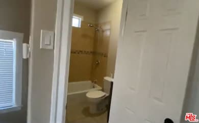 1284 W 38th St, Los Angeles, CA 90037 - photo 3