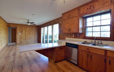 1914 W Lakeridge Dr, Albany, GA 31707 - photo 6