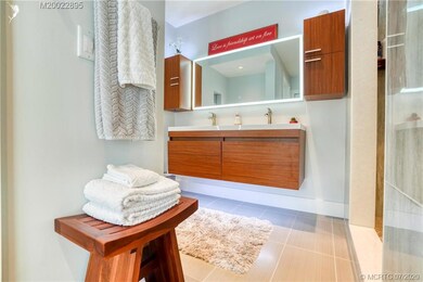Owner's Suite Bathroom