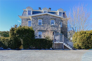 10 Pell St unit 3B, Newport, RI 02840 - photo 2