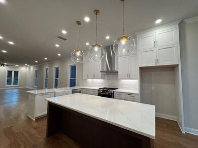 So much countertop space and cabinets galore. *Ple
