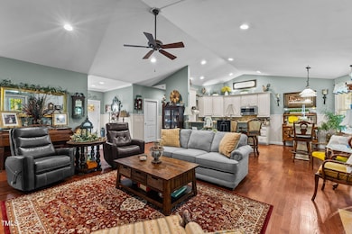 13-web-or-mls-AZ3A9601