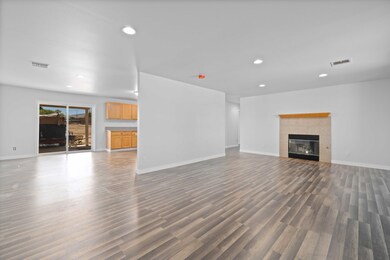 1224 E Ave R Palmdale-5