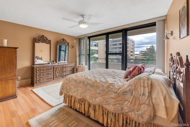 10-01 162nd St unit 4A, Whitestone, NY 11357 - photo 7