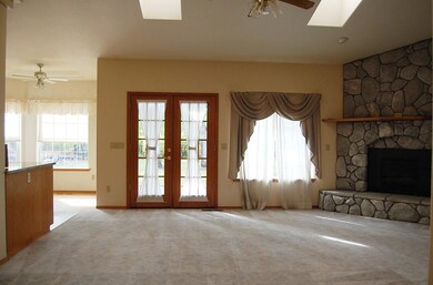 Living Room (2)