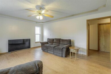 510 S Poseidon Way, Raymore, MO 64083 - photo 2