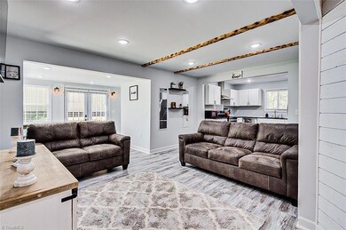 1122 Uwharrie St, Asheboro, NC 27203 - photo 4