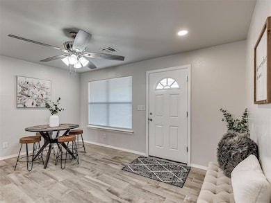 716 SW 1st St, Moore, OK 73160 - photo 5