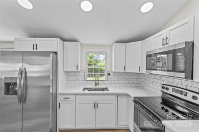 204 Hoyle Cir, Gastonia, NC 28052 - photo 5